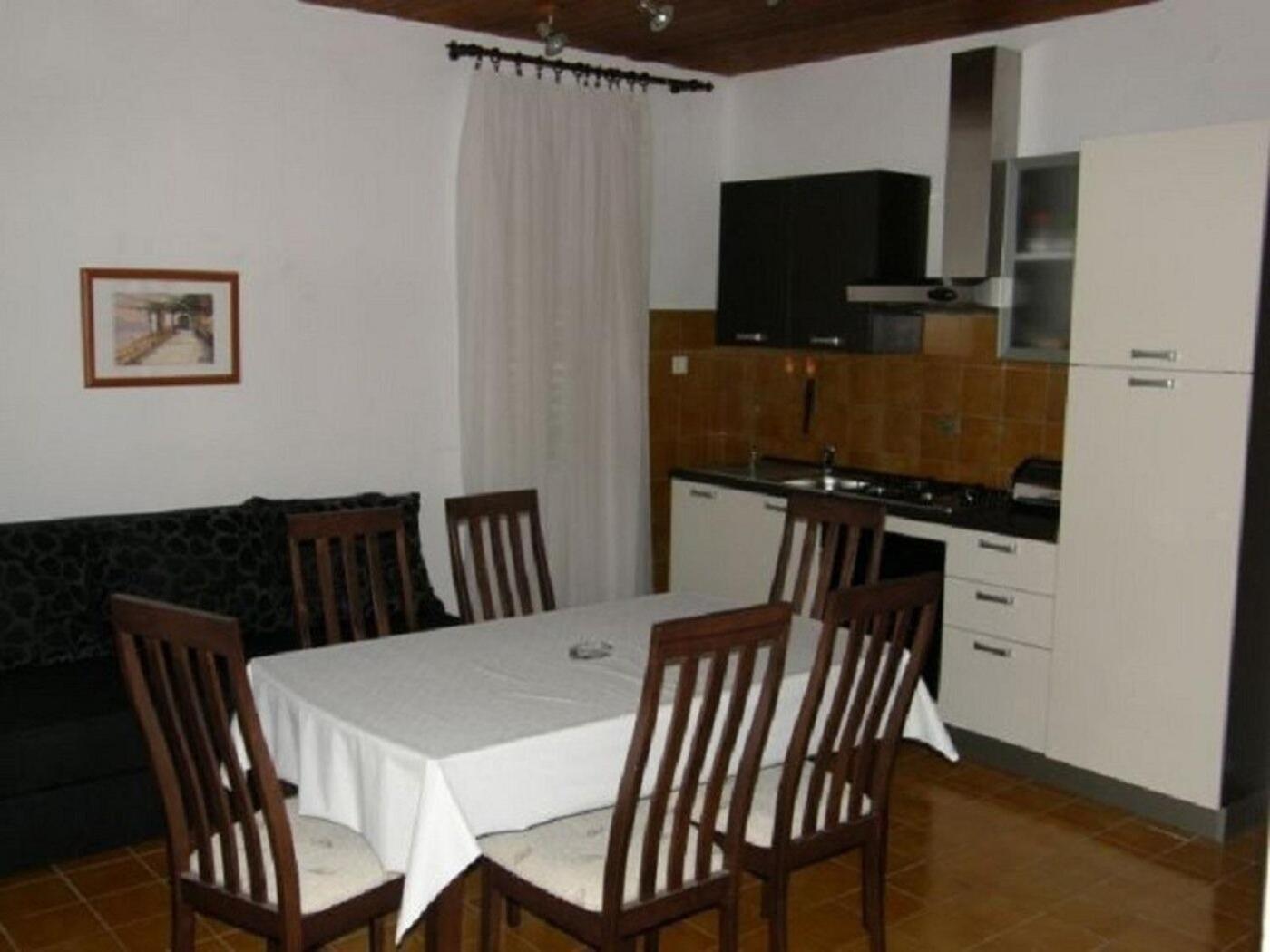 Apartments Ljubi Vinisce Exterior photo